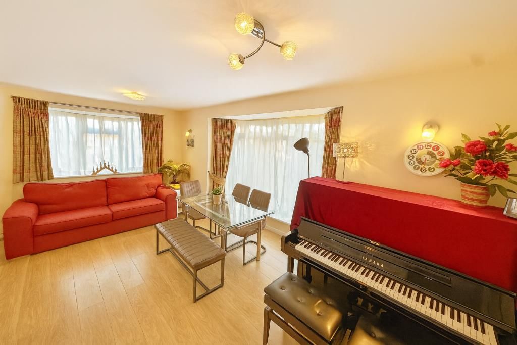 Property photo 3 of 16 06.Png