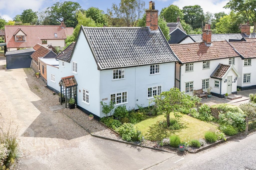 Property photo 1 of 35