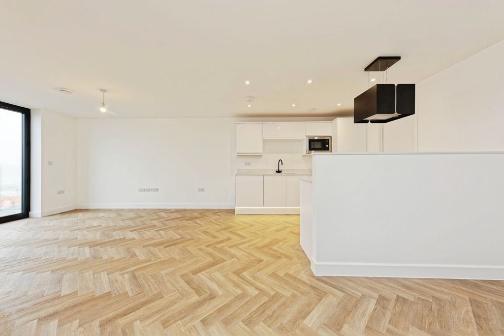 Property photo 2 of 19 Pbox-Img.Jpg