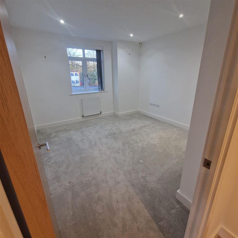 Property photo 3 of 6 1000015539.Jpg