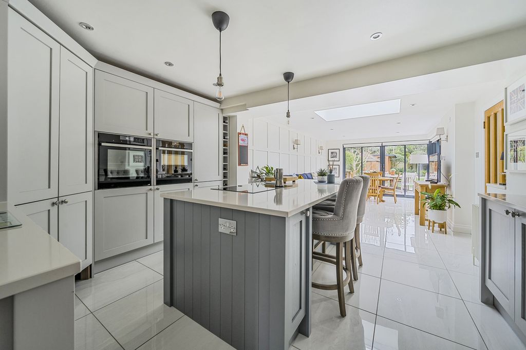 Property photo 3 of 21