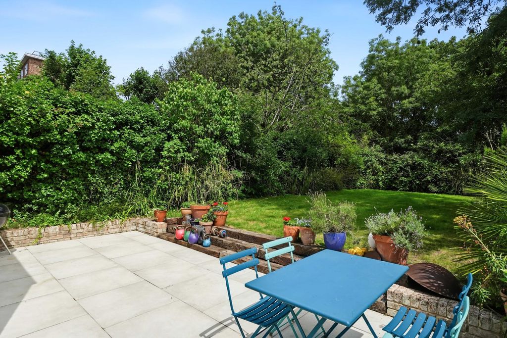 Property photo 2 of 22