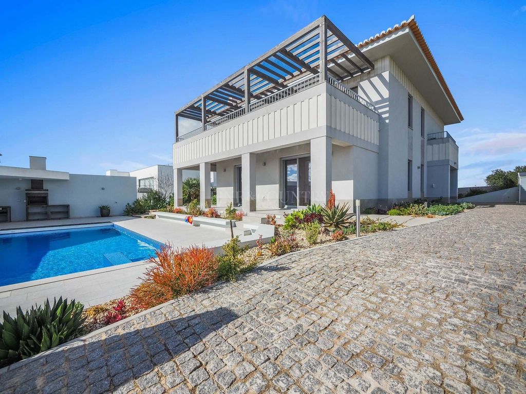 Property photo 2 of 30