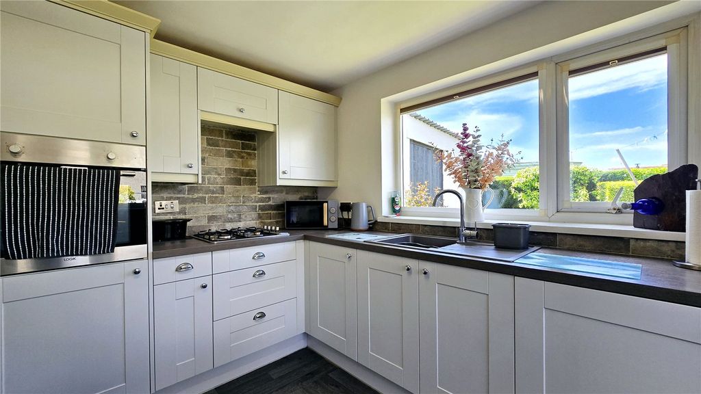 Property photo 2 of 19 Picture No. 46