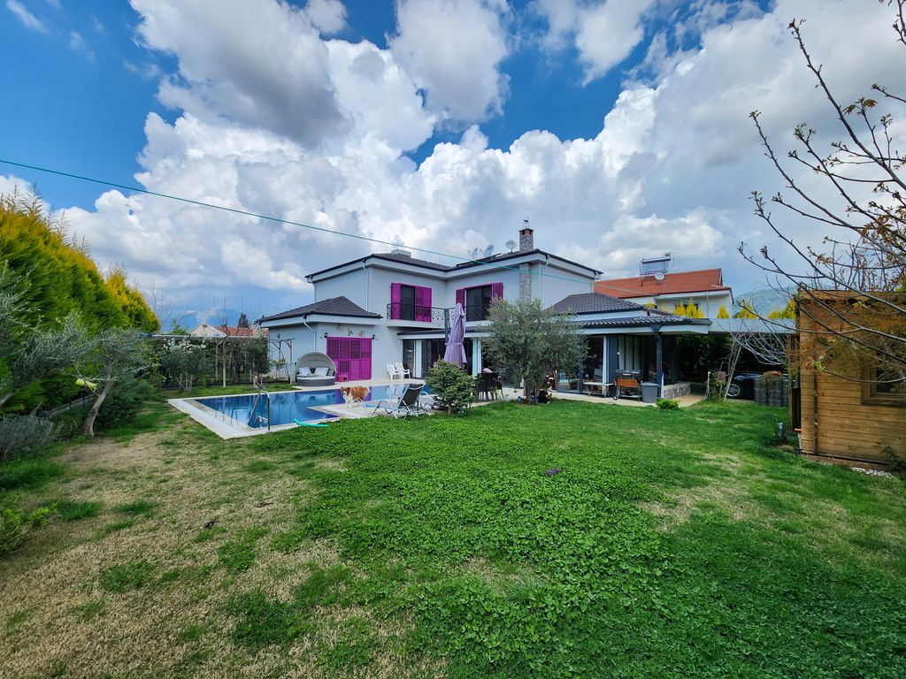 Property photo 1 of 31