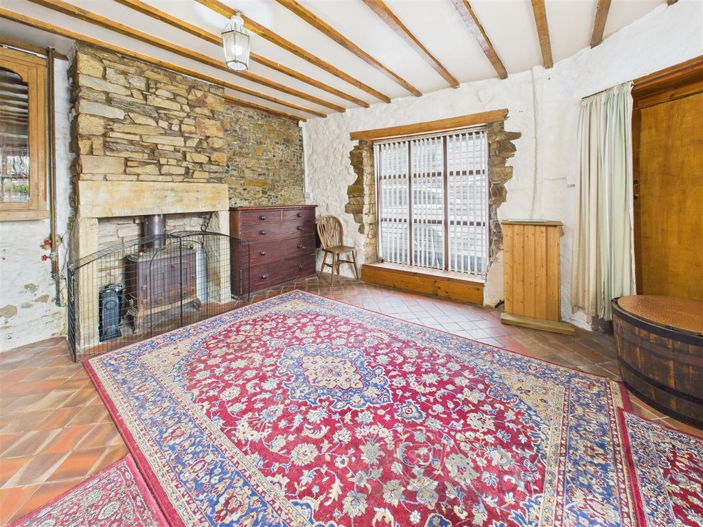 Property photo 1 of 19 Cam04709G0-Pr0235-Still006.Jpg