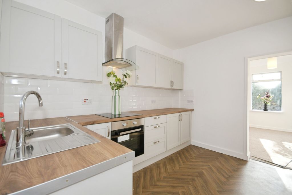 Property photo 2 of 19 Photo