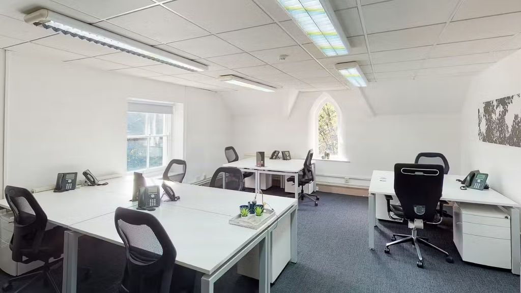 Property photo 1 of 7 Office