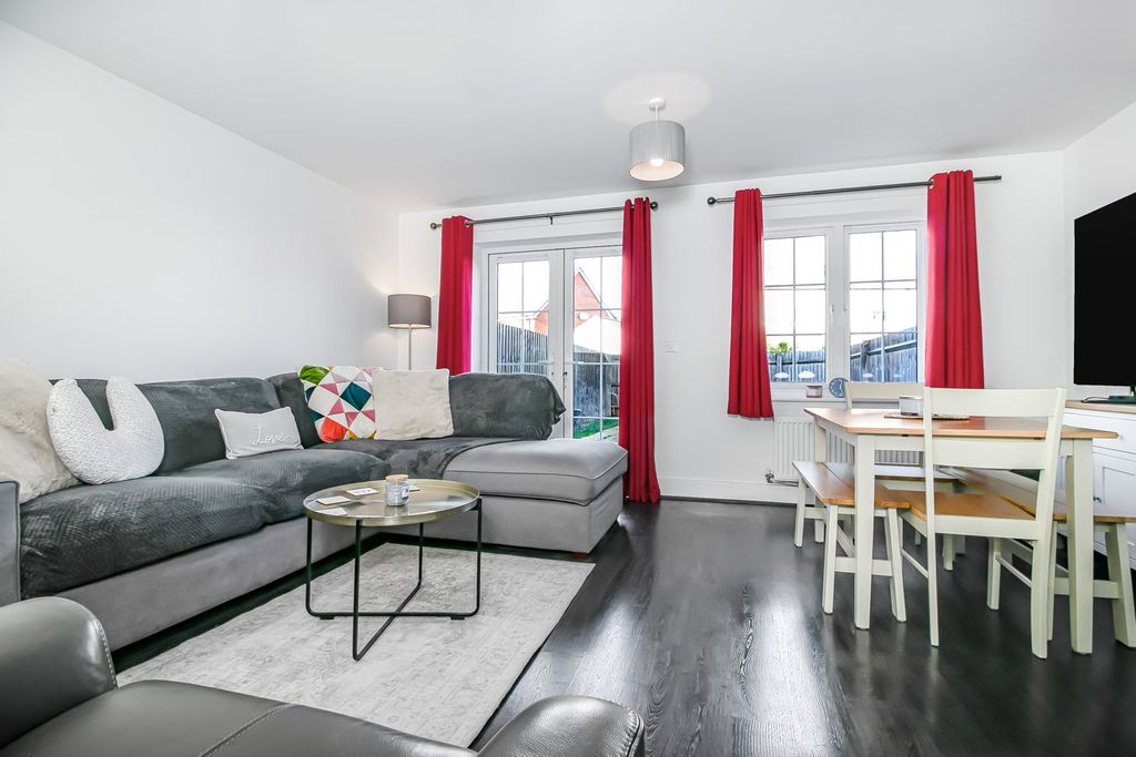 Property photo 3 of 9