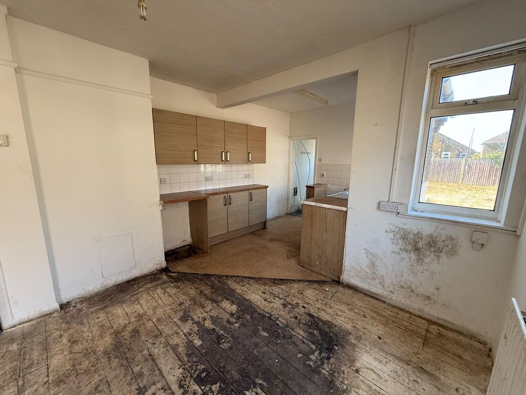 Property photo 2 of 9 d16E7384-8865-4E4d-Aee5-3992c80E9B57.Jpg