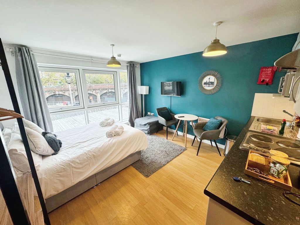 Property photo 1 of 3 27330c29-72 202