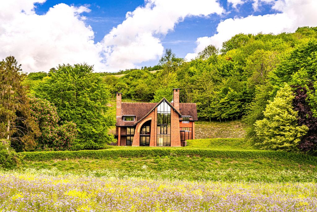 Property photo 3 of 20