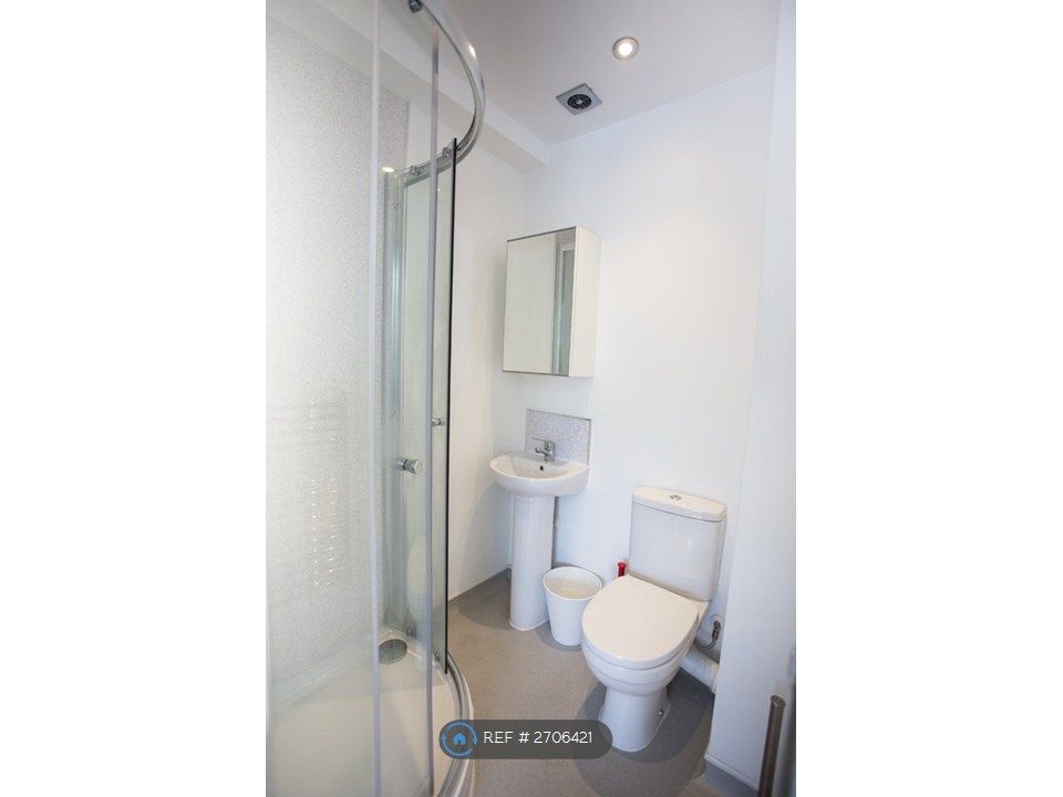 Property photo 2 of 12 En-Suite