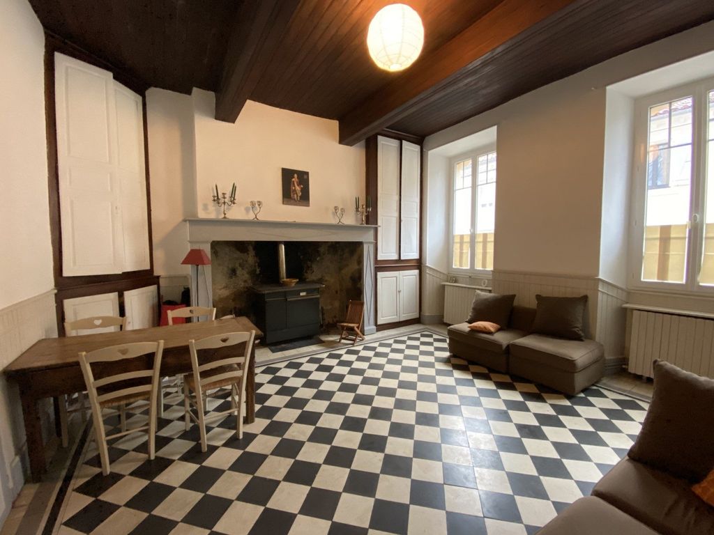 Property photo 2 of 27