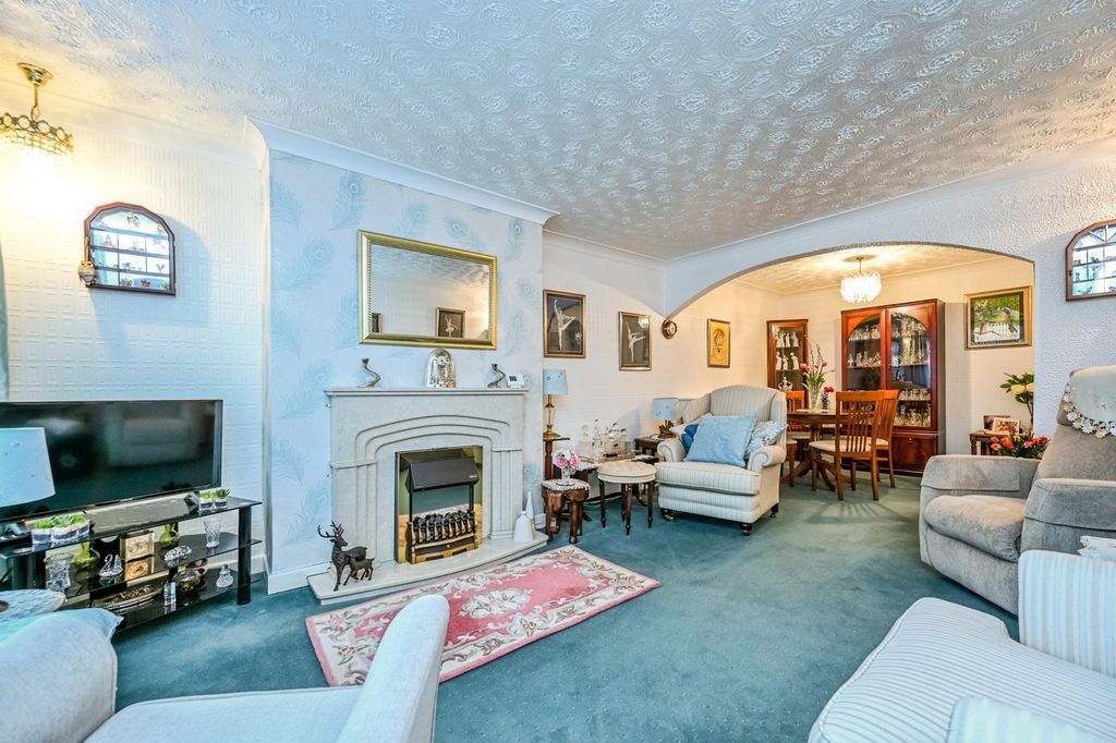 Property photo 3 of 17 Pbox-Img.Jpg