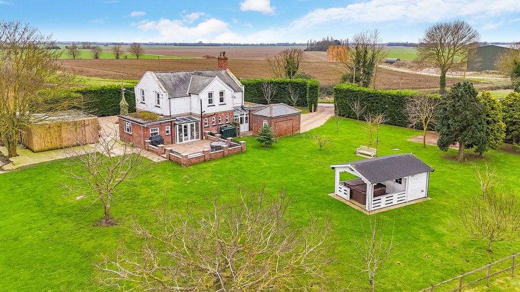 Property photo 2 of 41 3962365