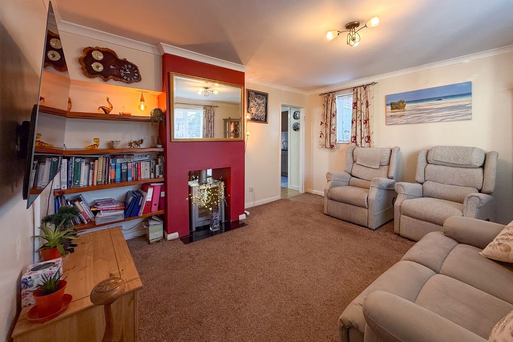 Property photo 2 of 18 4624854