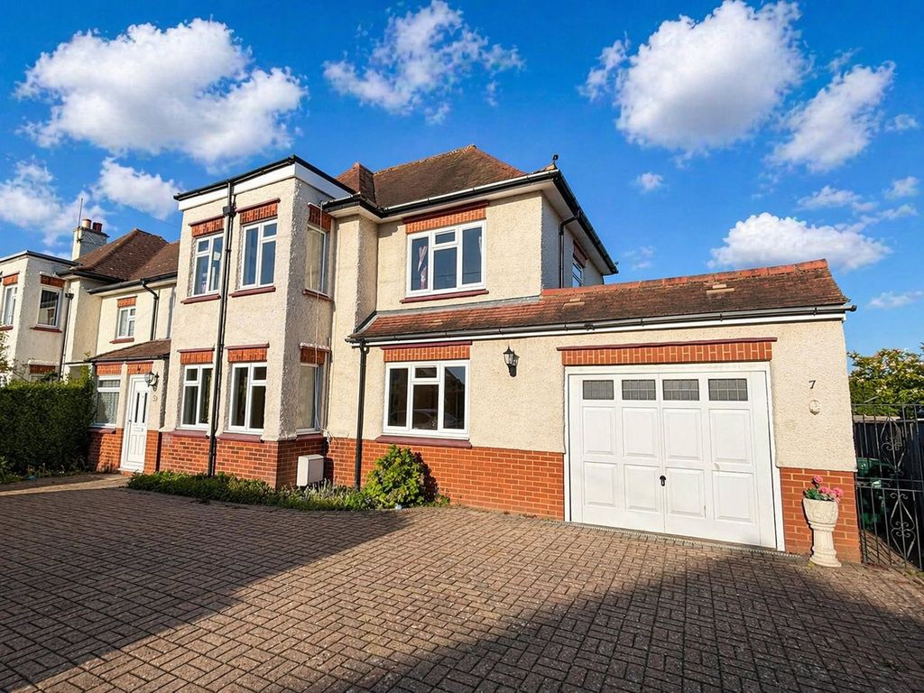 Property photo 1 of 9