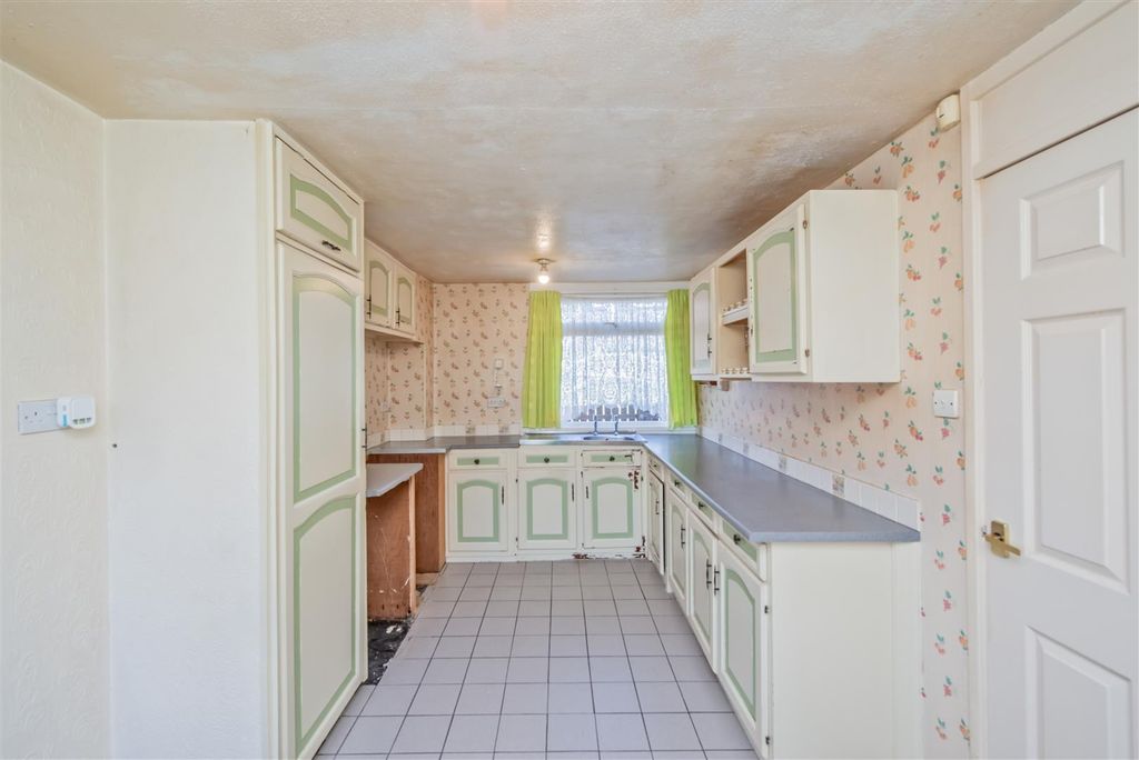 Property photo 3 of 20 Fitted Dining Kitchen: