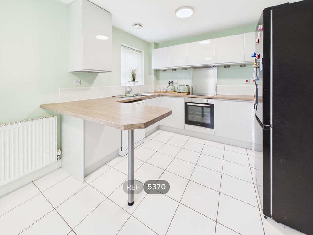 Property photo 2 of 16 Kitchen