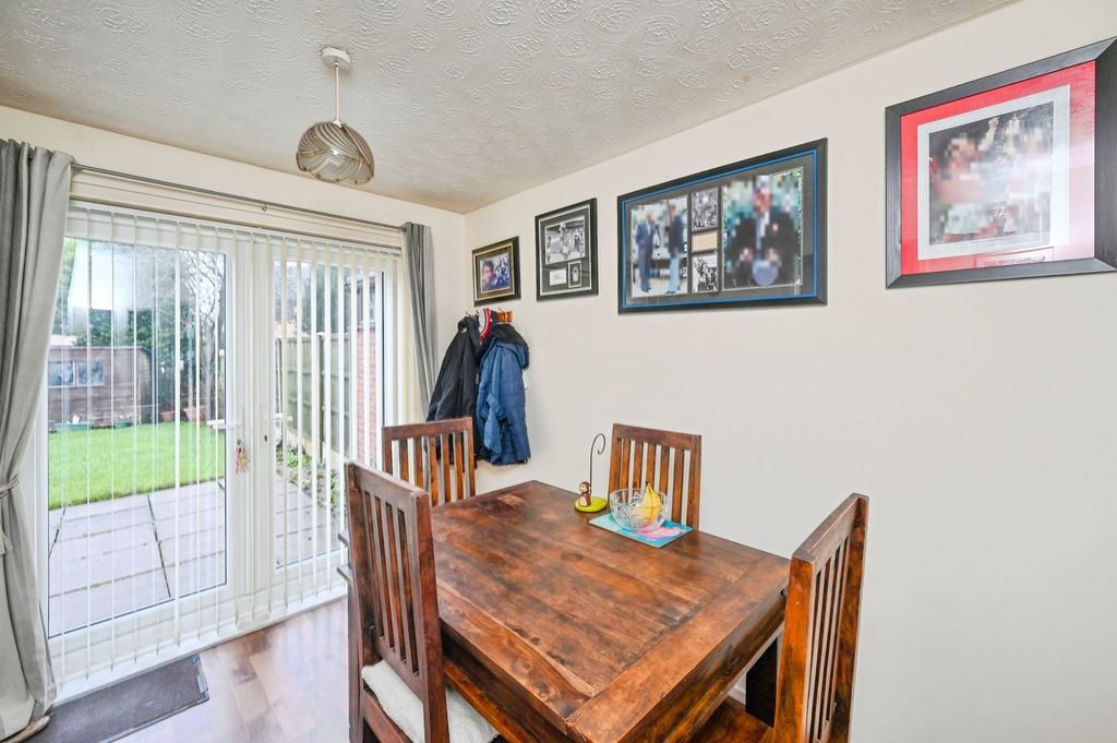 Property photo 3 of 15 Dining