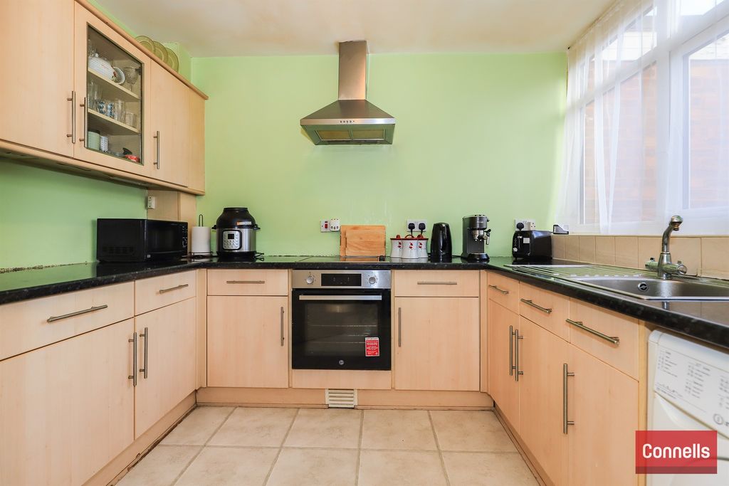 Property photo 3 of 13