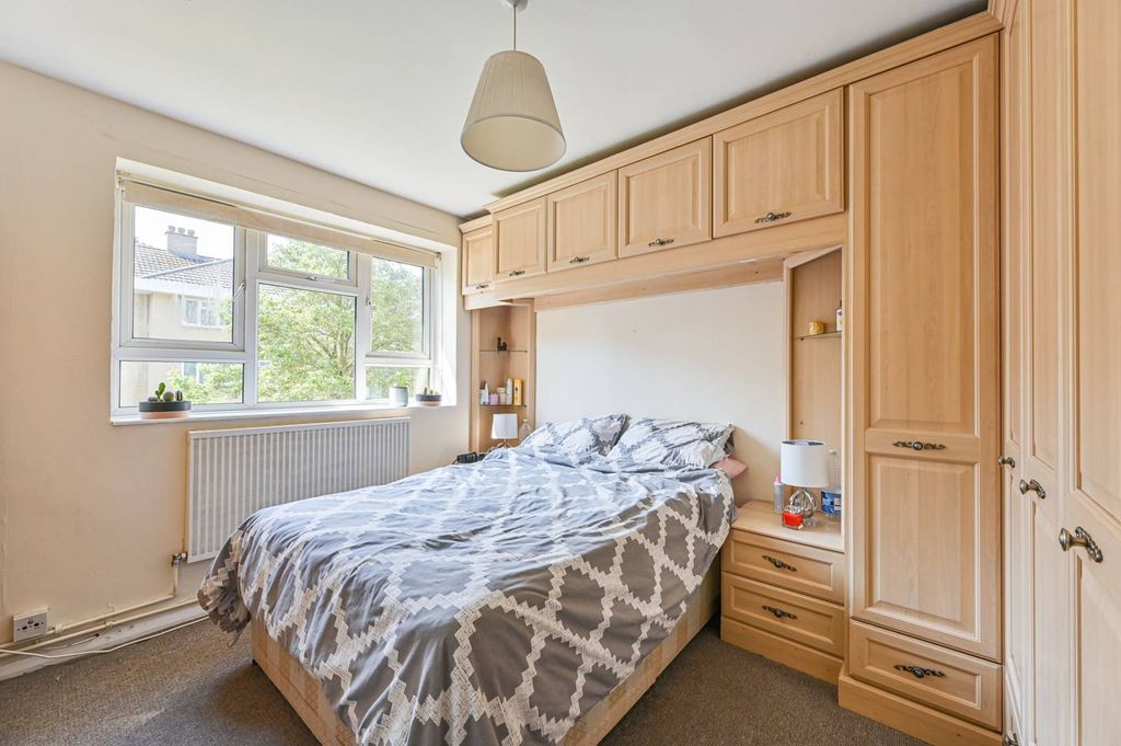 Property photo 3 of 9