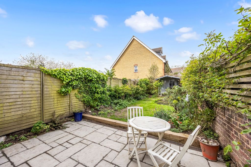 Property photo 2 of 21