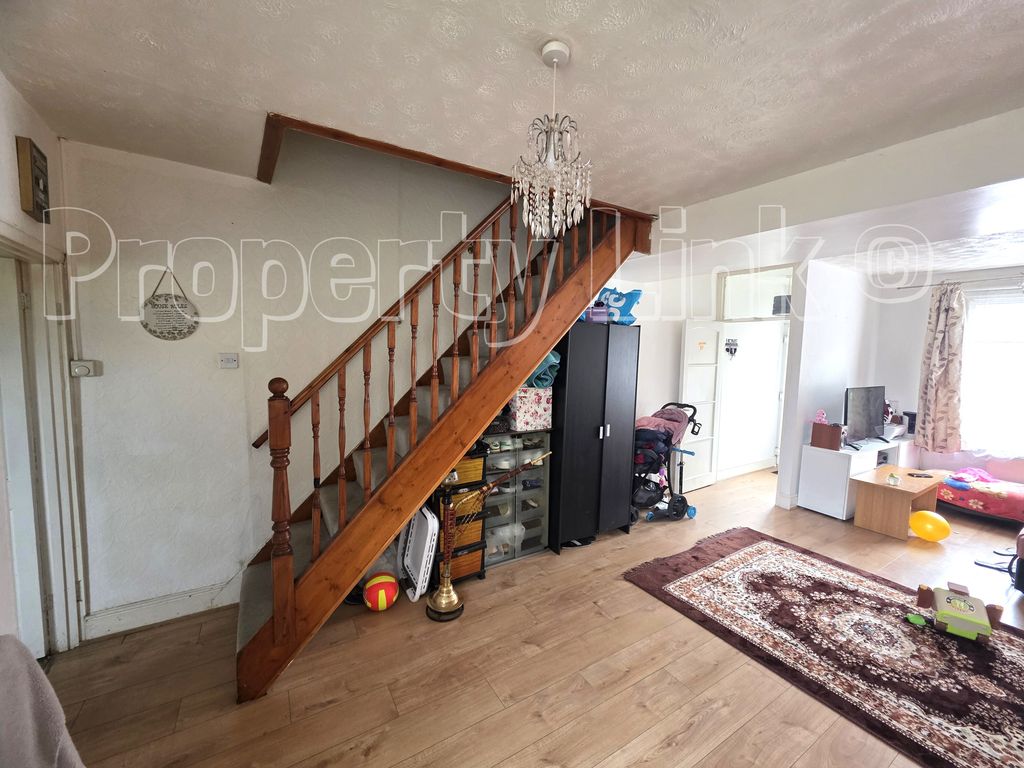 Property photo 1 of 33