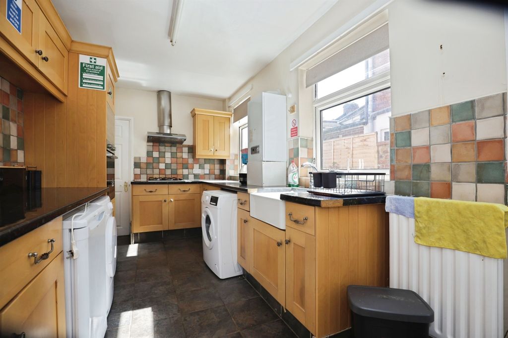 Property photo 3 of 18 Living Room