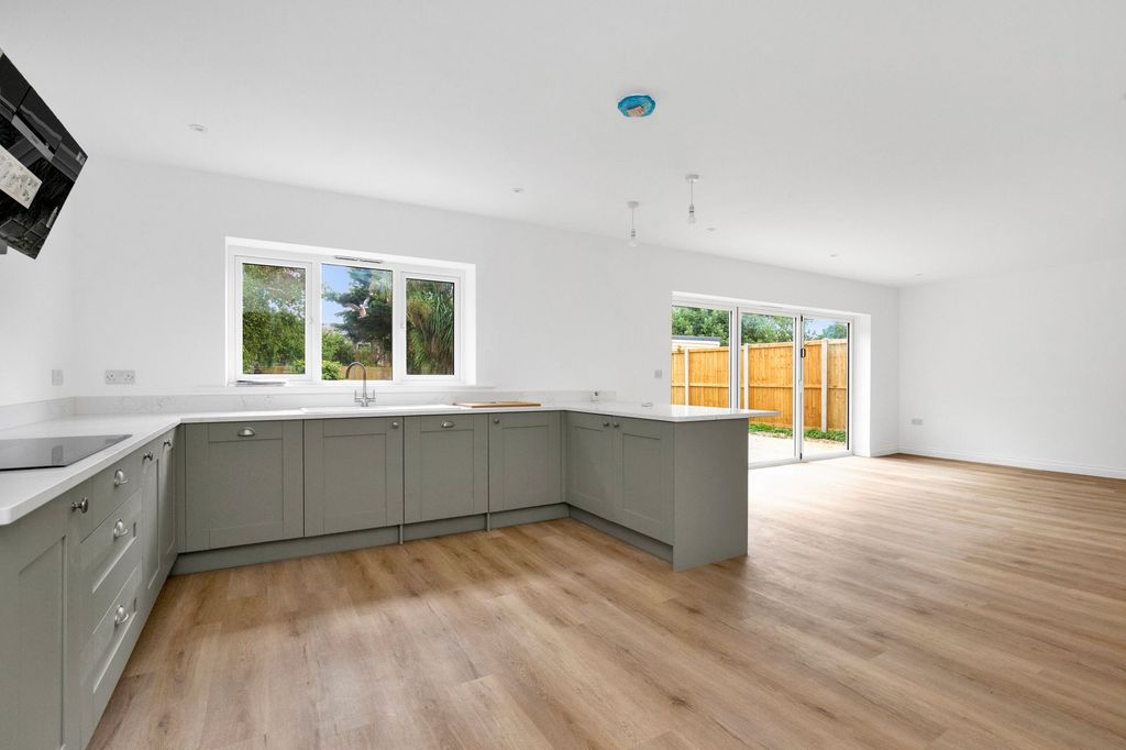 Property photo 2 of 35 Kitchen/ Dining Room