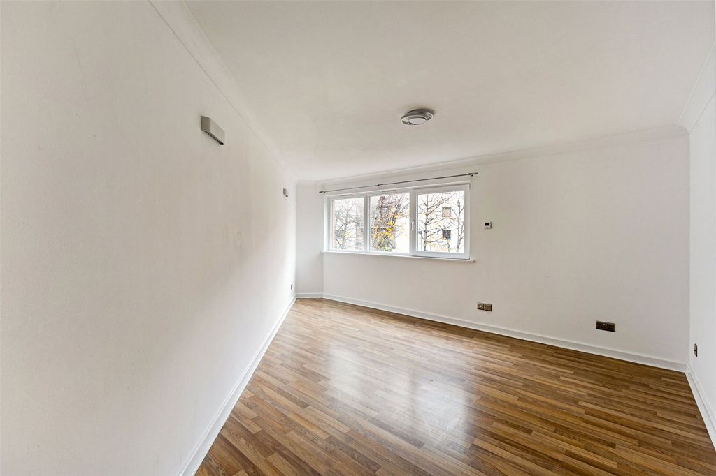 Property photo 2 of 20 Picture No. 05