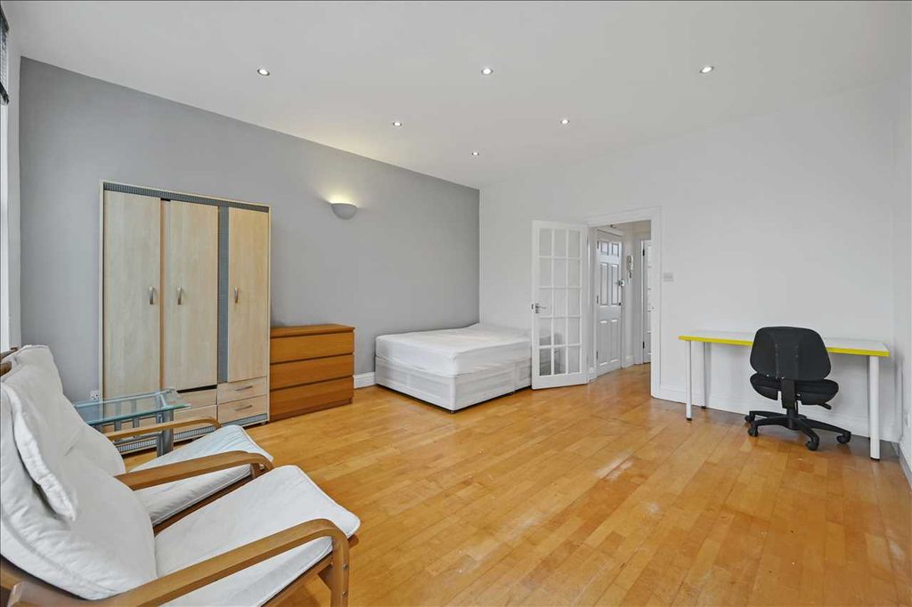 Property photo 2 of 7