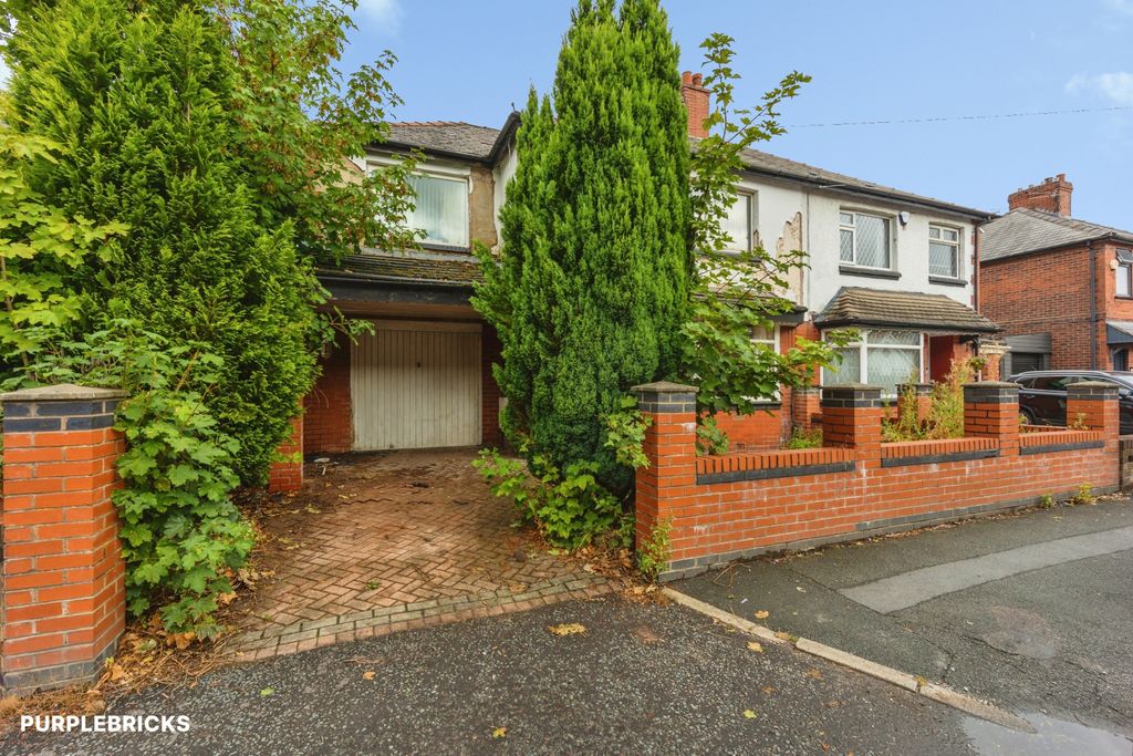 Property photo 2 of 28