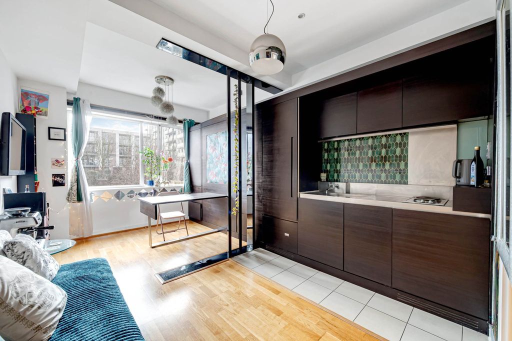 Property photo 3 of 11