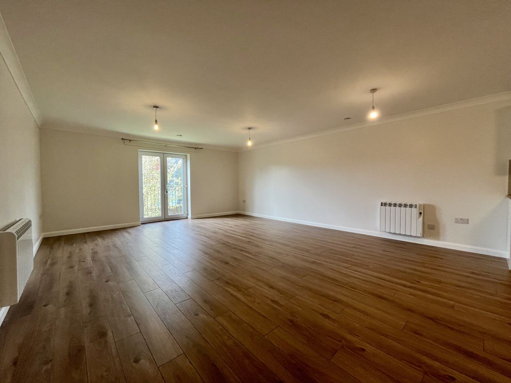 Property photo 3 of 10 Gallery