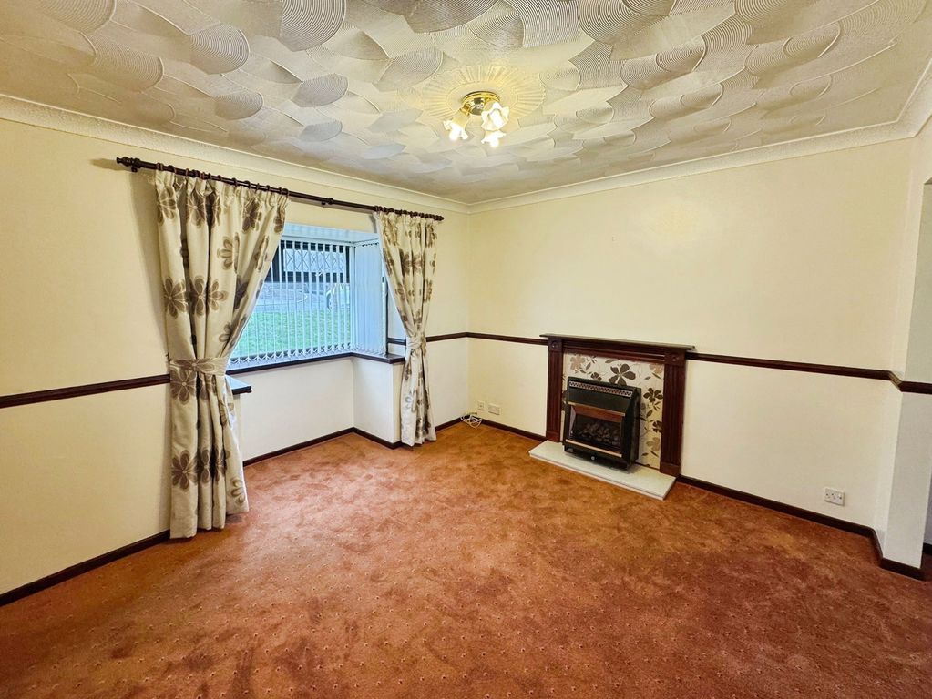 Property photo 2 of 27