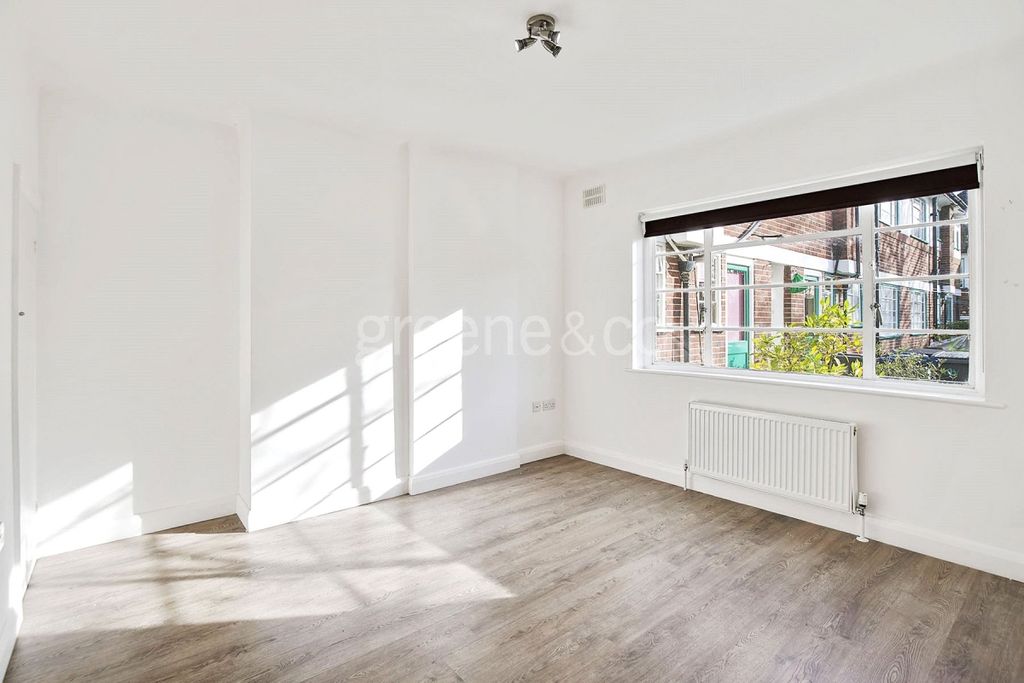 Property photo 2 of 8 4