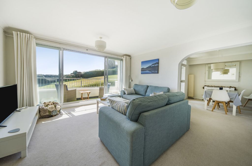 Property photo 2 of 18 Living Area