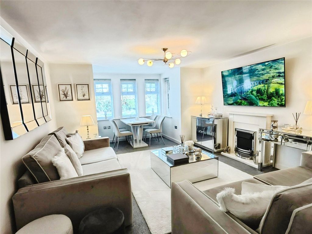 Property photo 2 of 9 Lounge/Diner