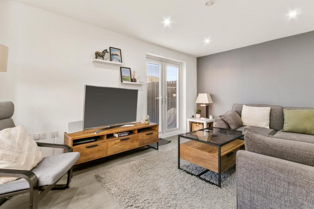 Property photo 3 of 24