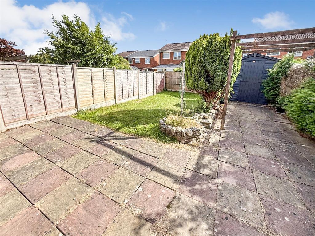 Property photo 3 of 10 Externally