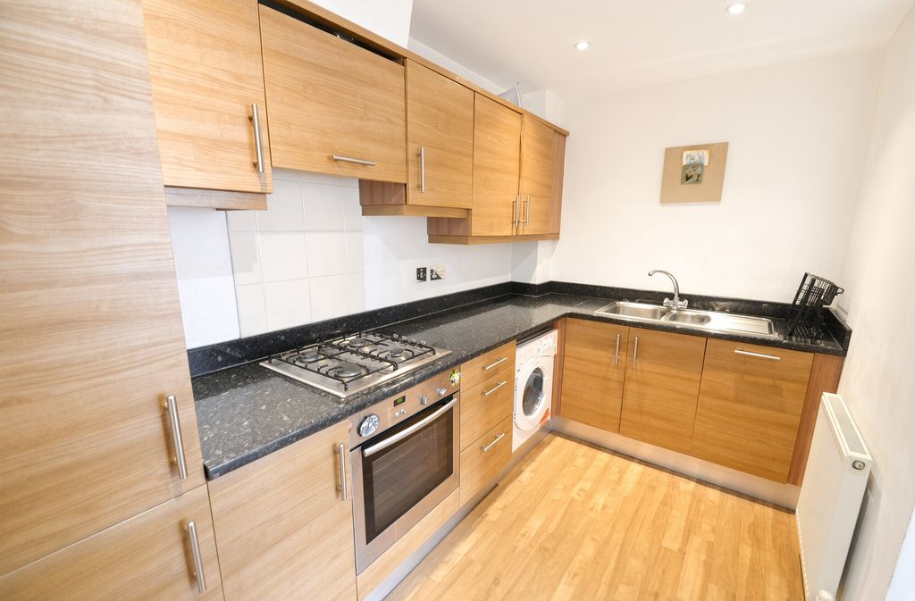 Property photo 3 of 8 Lzjth