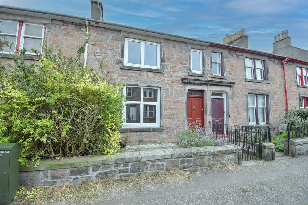 Property photo 1 of 25 Front