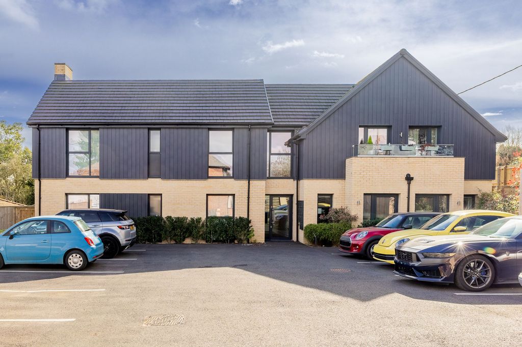 Property photo 1 of 11