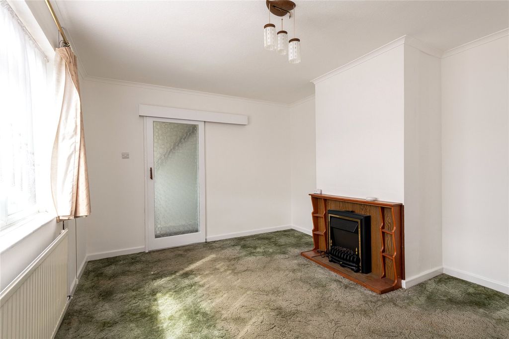 Property photo 2 of 19 Picture No. 17