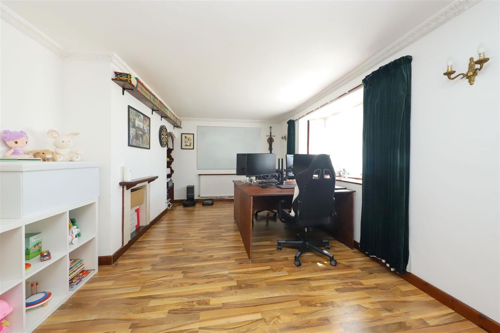 Property photo 3 of 13 Living Room