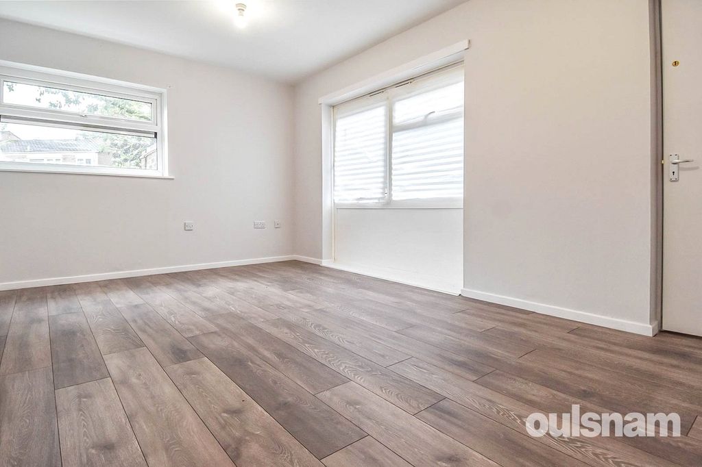 Property photo 2 of 13 Picture No. 21