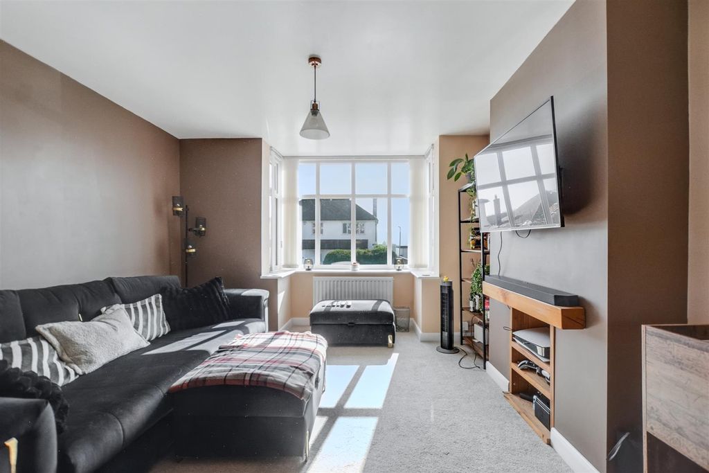 Property photo 3 of 23 Lounge Diner_1.Jpeg