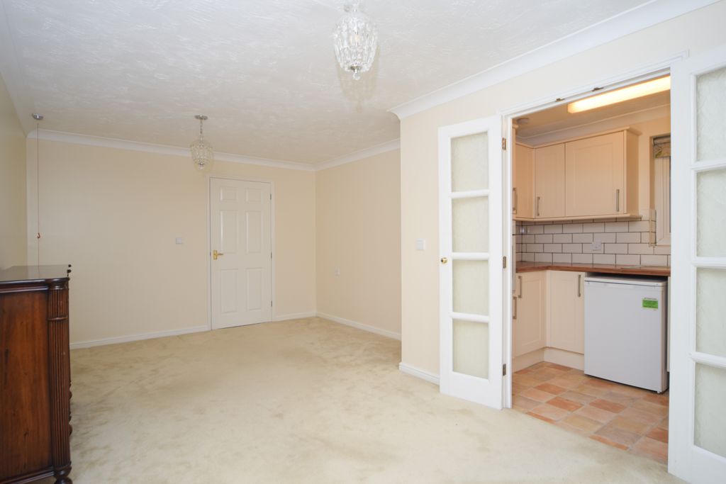 Property photo 3 of 14